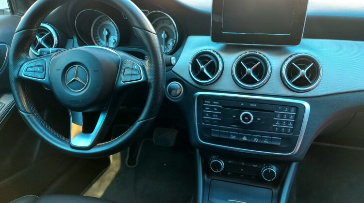 Mercedes Benz GLA 200 2017