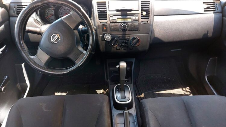 Nissan Tiida Automático Advance 2014
