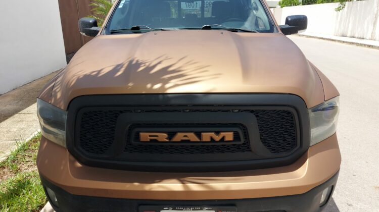 Dodge RAM 1500 Laramie 2014