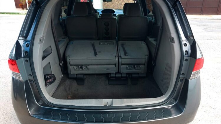 Honda Odyssey Minivan 5pts 2014