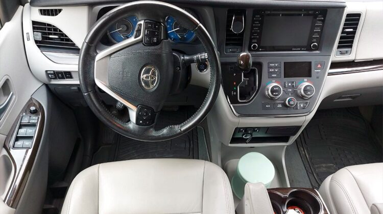 Toyota Sienna XLE 2019