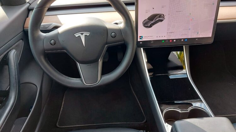 Tesla Model 3 Standar Plus 2020