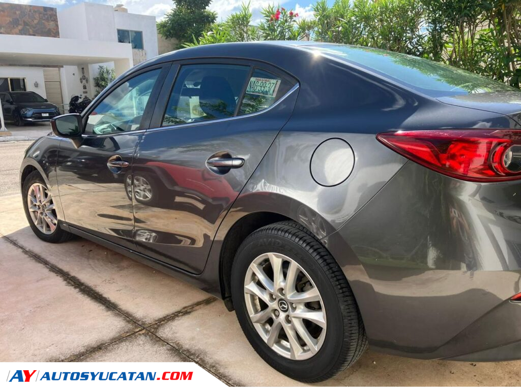 Mazda 3 Touring T/A SkyActiv 2017