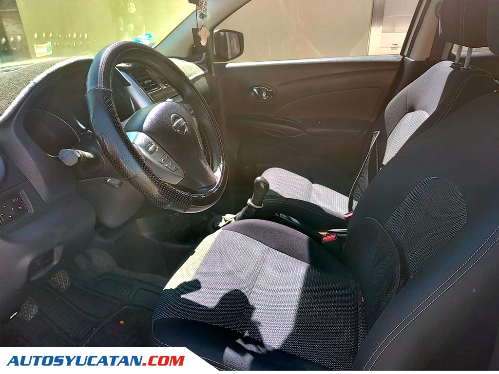 Nissan Versa Advance 2018