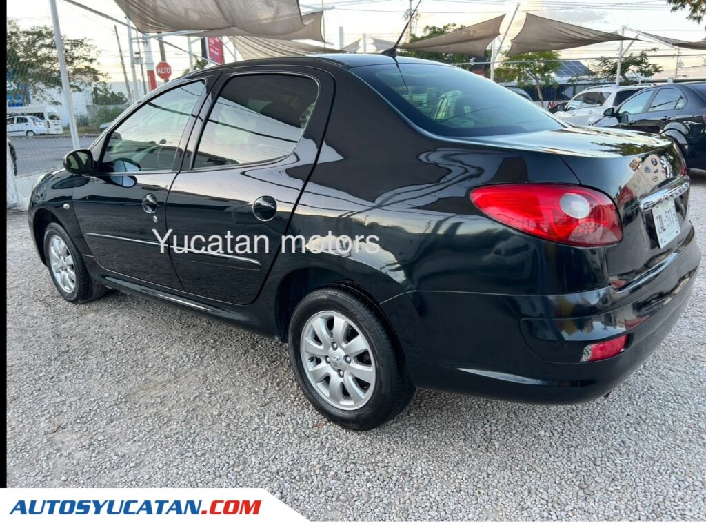 Peugeot 207 Sedán 2009