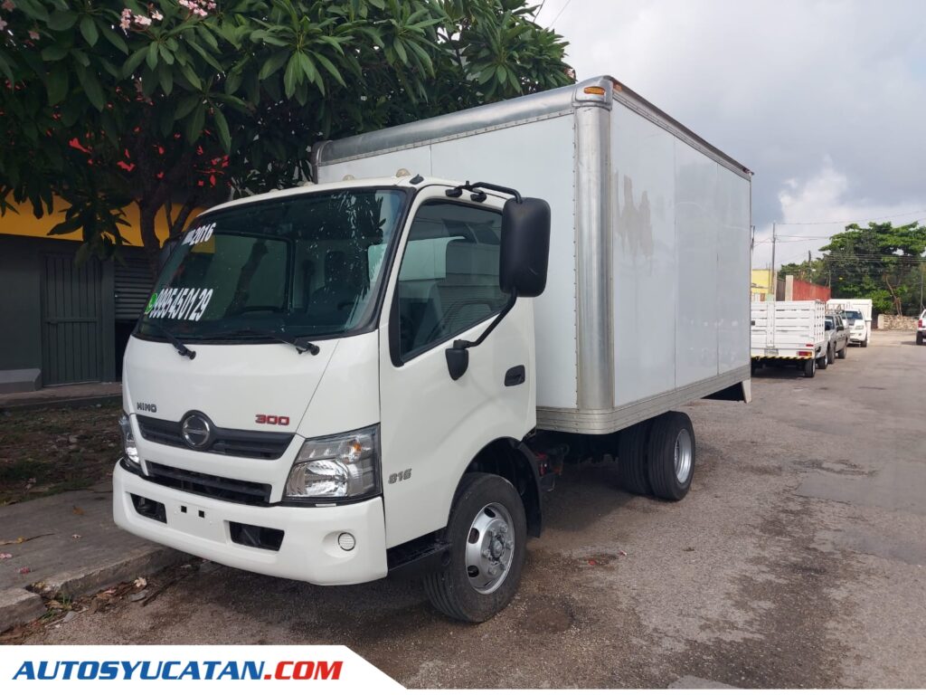 Hino 300 2016