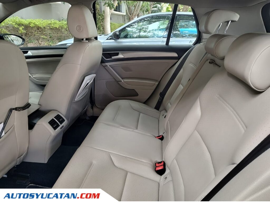 Volkswagen Golf Comfortline 2015