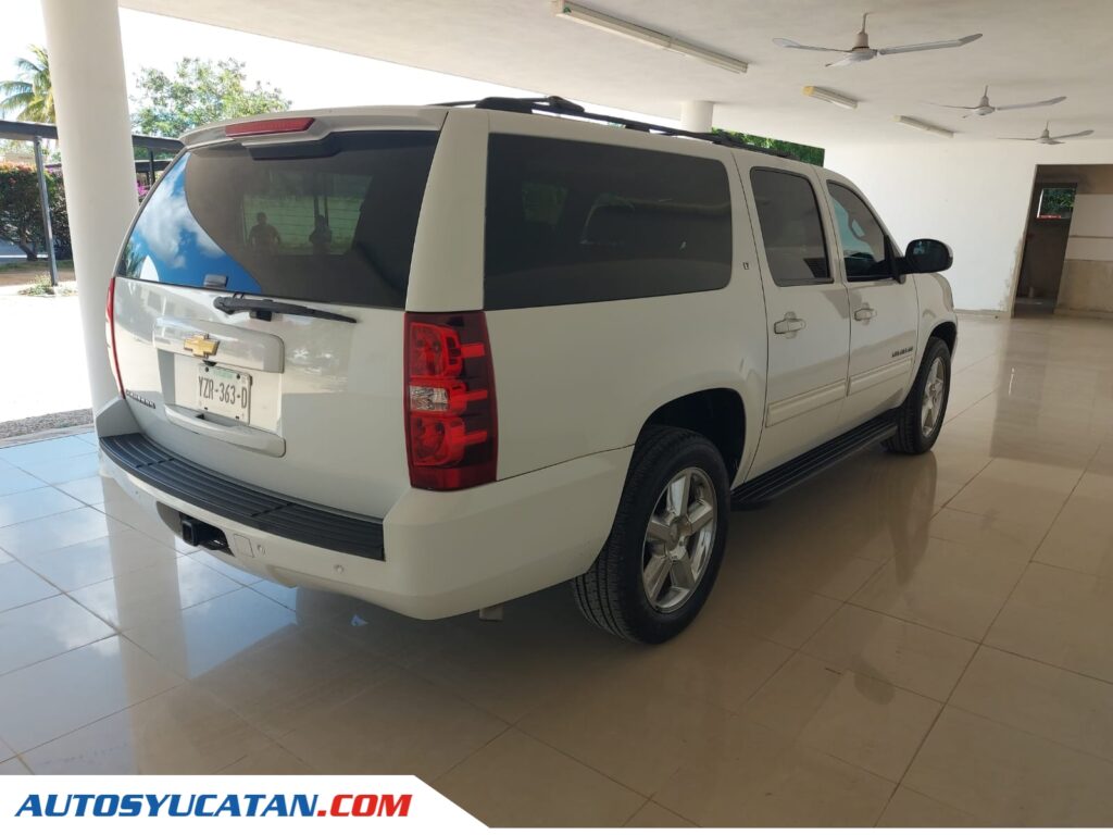 Chevrolet Suburban Paquete B 2013