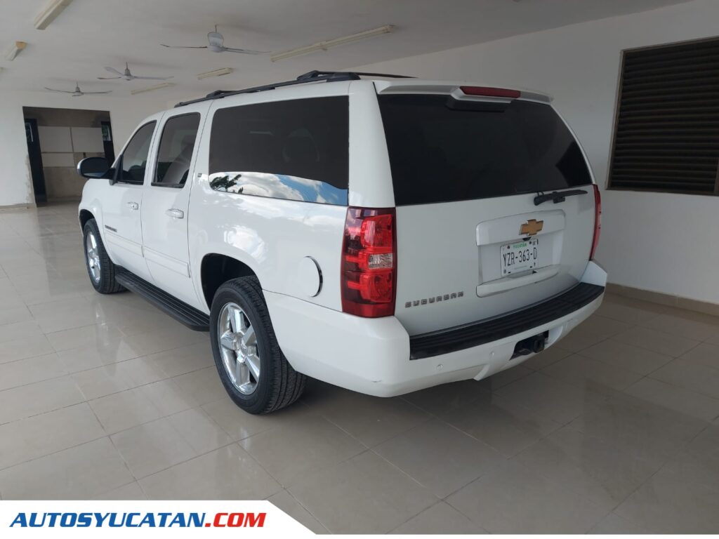 Chevrolet Suburban Paquete B 2013