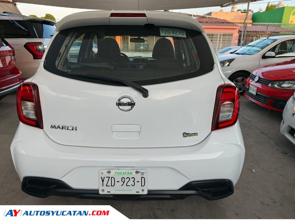 Nissan March Advance Automático 2021
