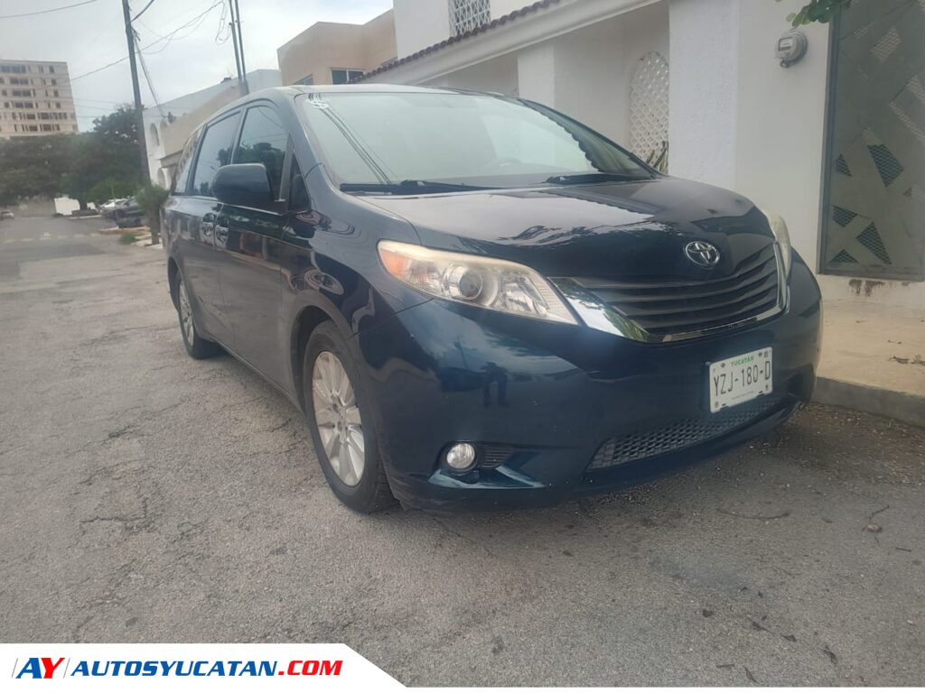 Toyota Sienna 2011