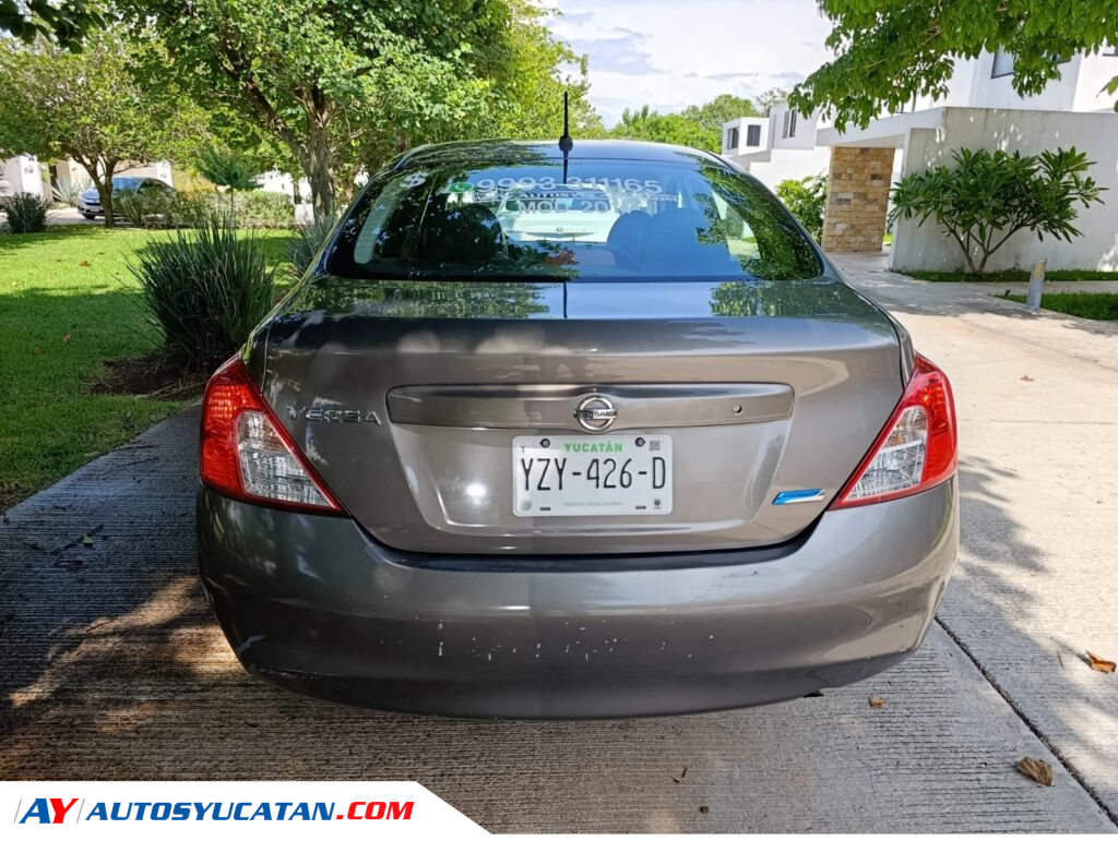 Nissan Versa Exclusive 2014