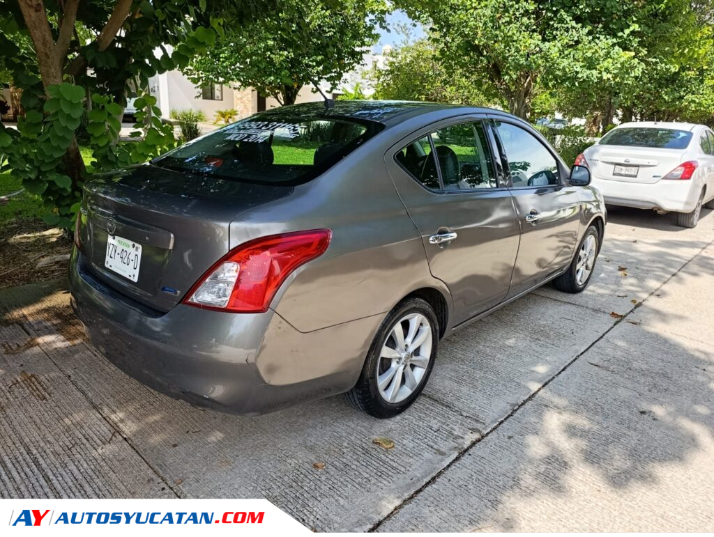 Nissan Versa Exclusive 2014