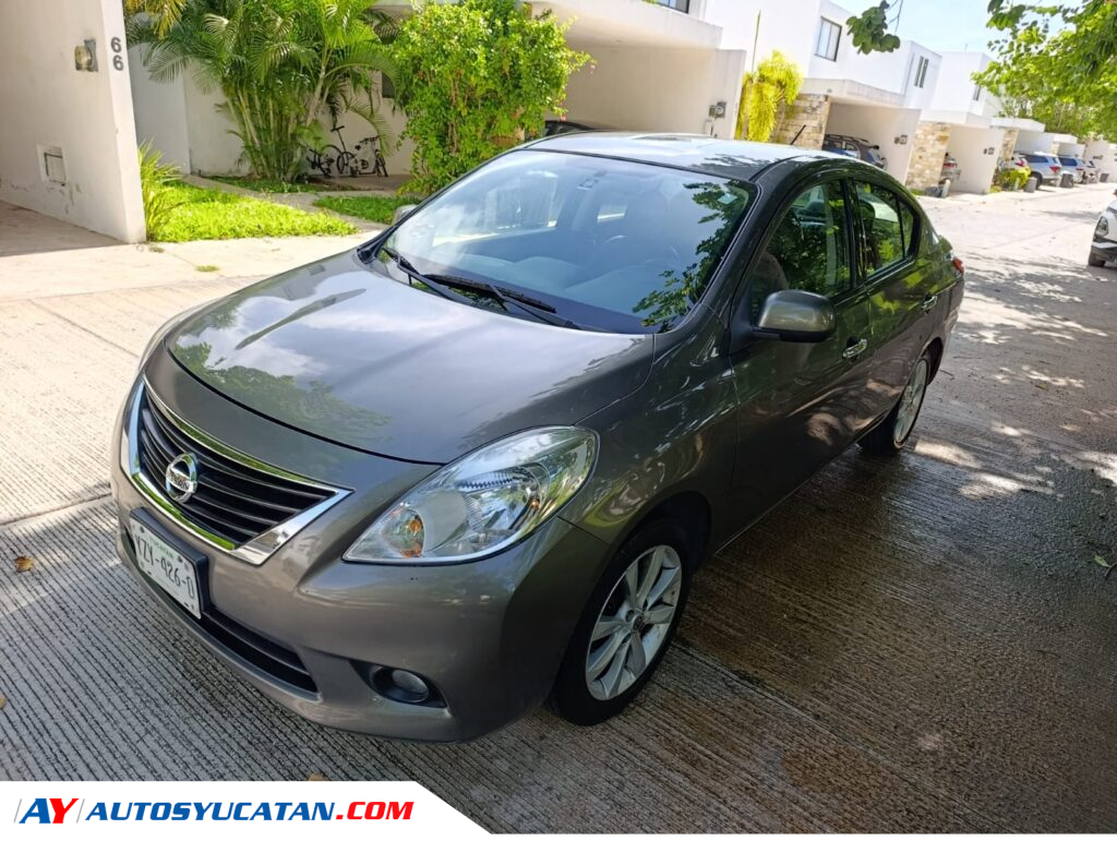Nissan Versa Exclusive 2014