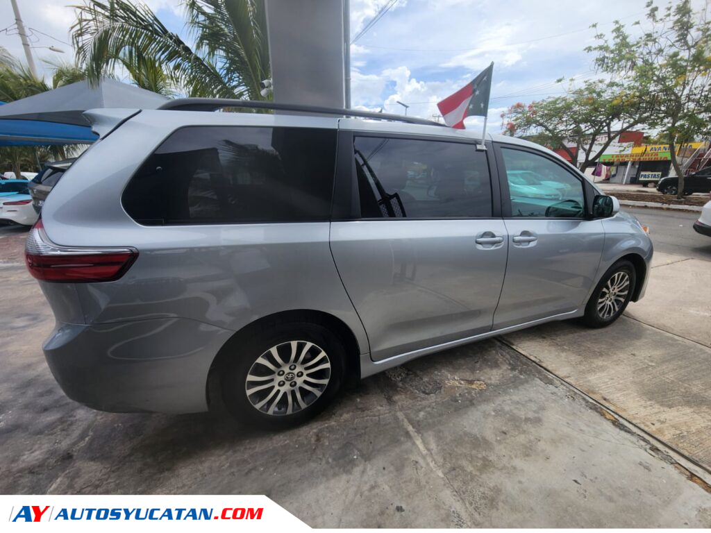 Toyota Sienna 2020