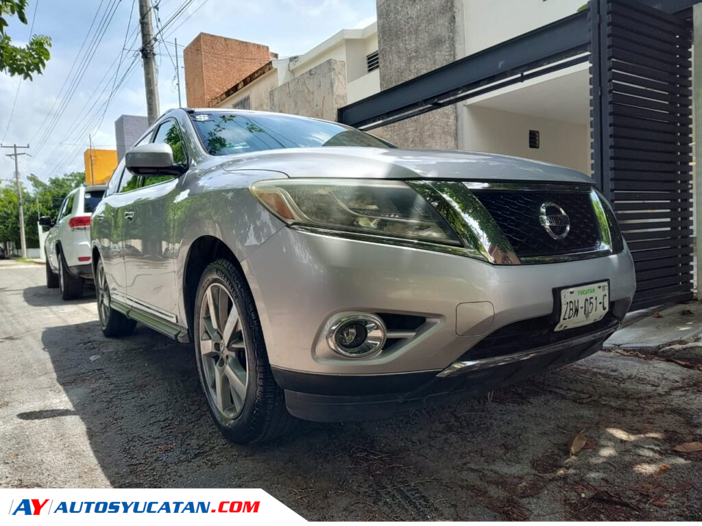 Nissan Pathfinder Exclusive 4x4 2013