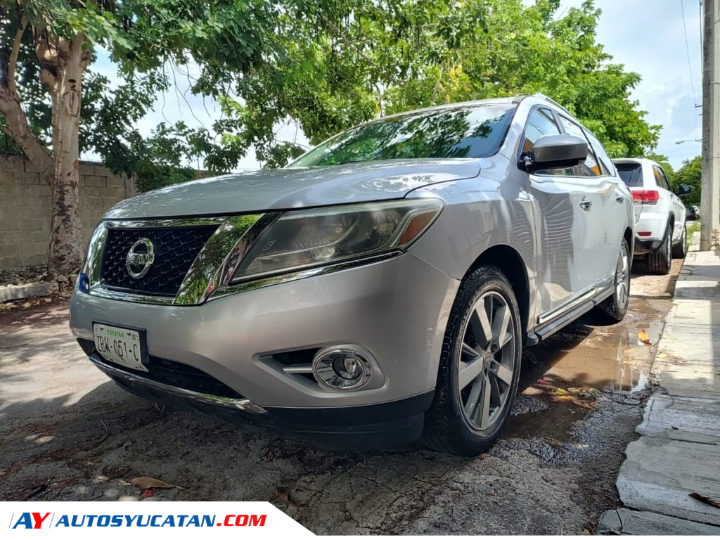 Nissan Pathfinder Exclusive 4x4 2013