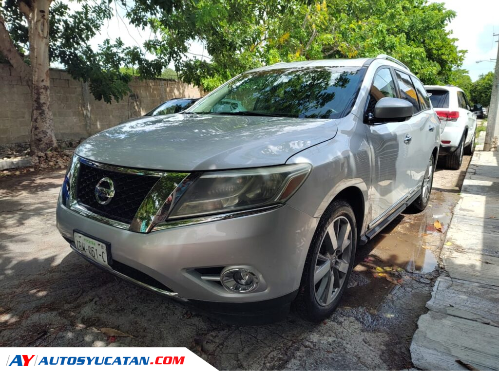 Nissan Pathfinder Exclusive 4x4 2013