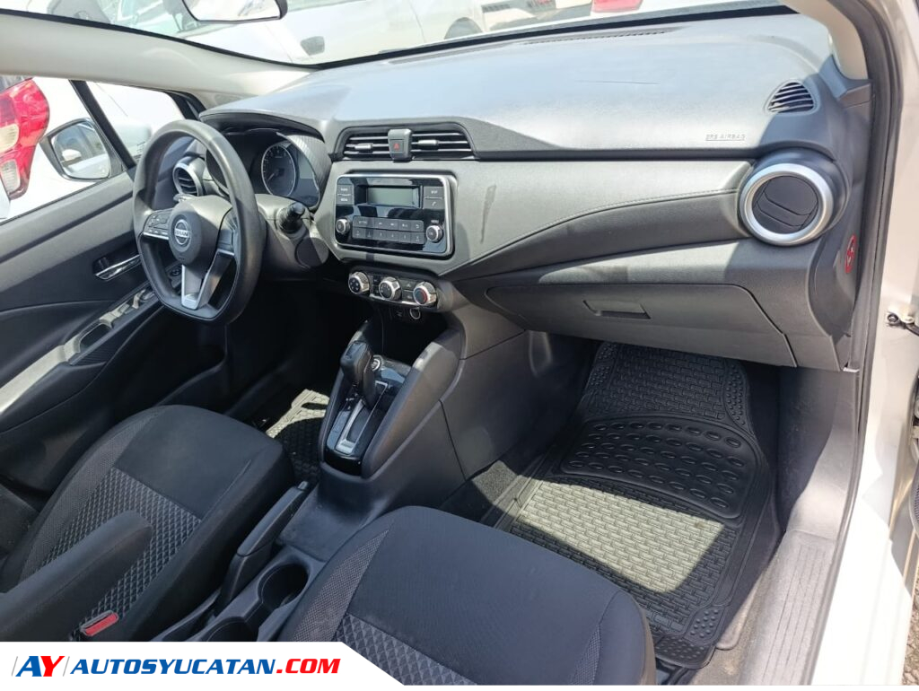 Nissan Versa Automático 2020