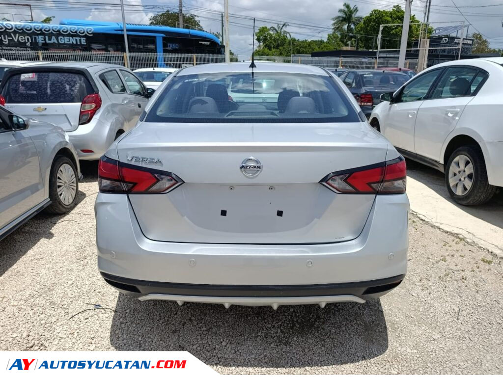 Nissan Versa Automático 2020