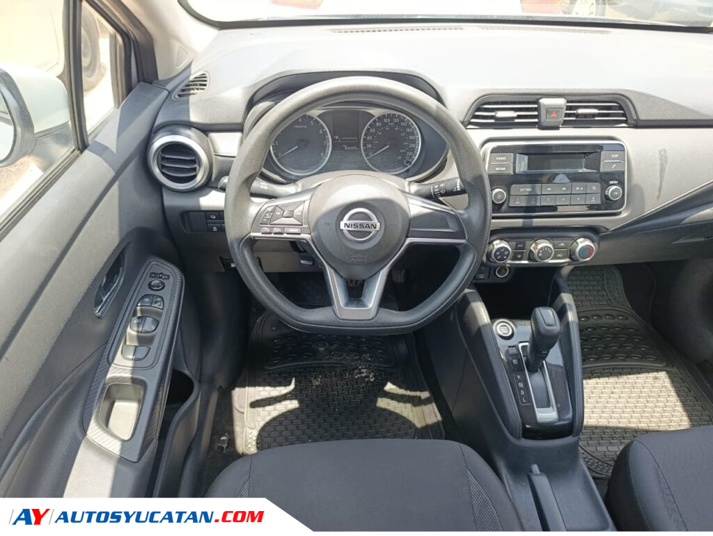 Nissan Versa Automático 2020