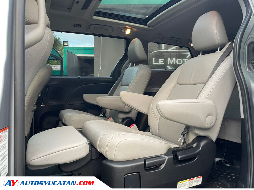 Toyota Sienna Limited 2017