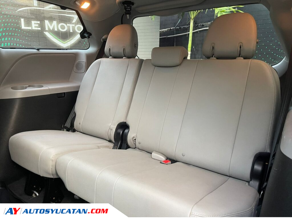 Toyota Sienna Limited 2017