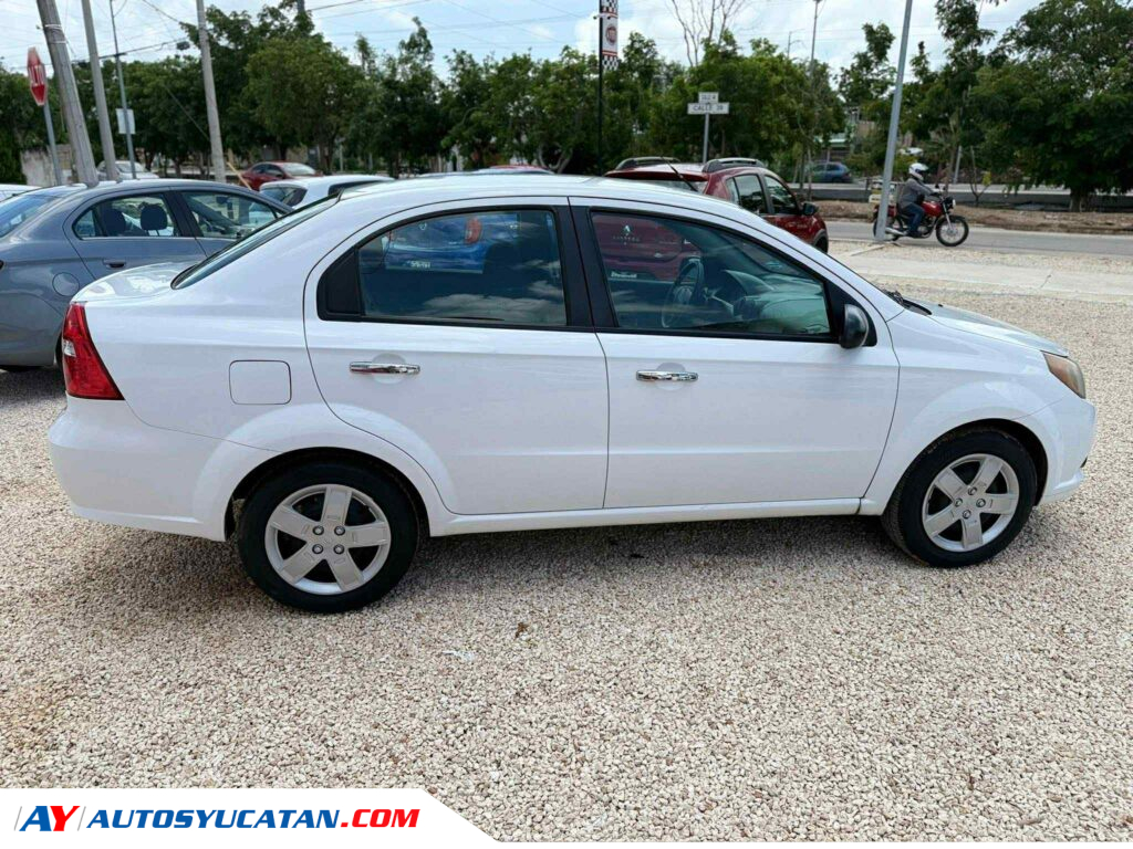 CHEVROLET AVEO LT 2015