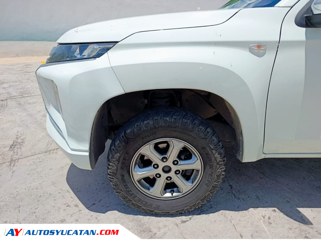 Mitsubishi L200  GLX  Diesel 4x4  2022