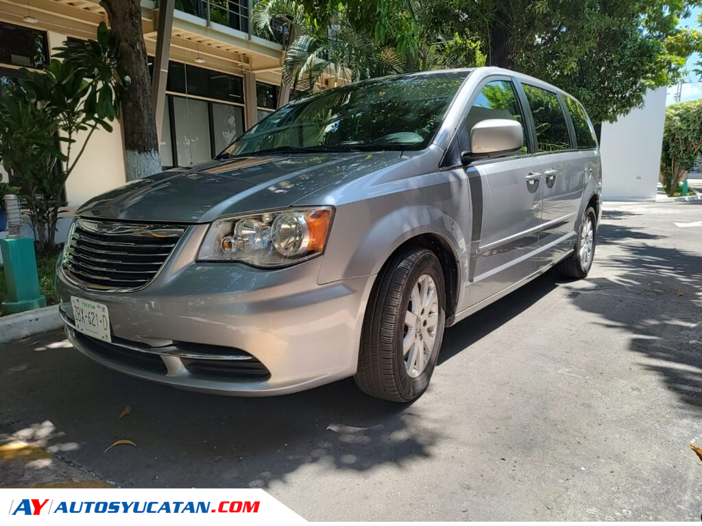 Chrysler Town & Country Touring 2016