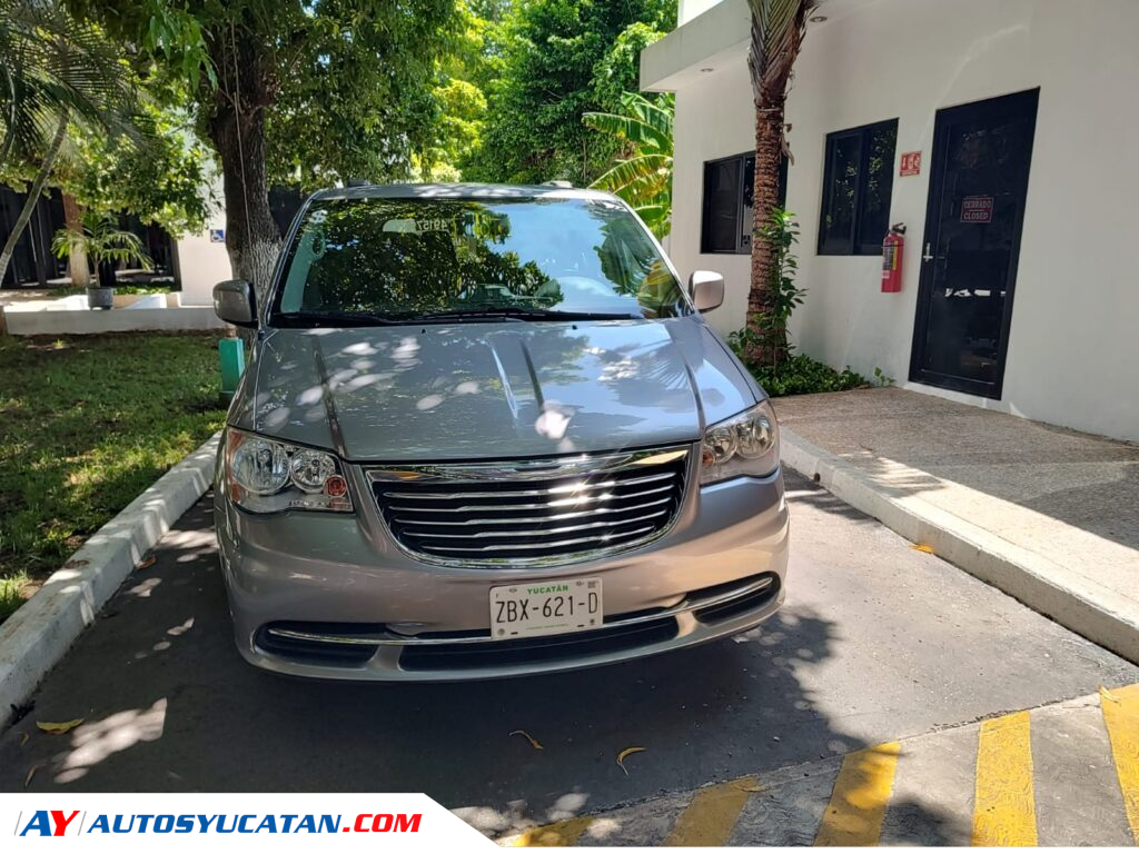 Chrysler Town & Country Touring 2016