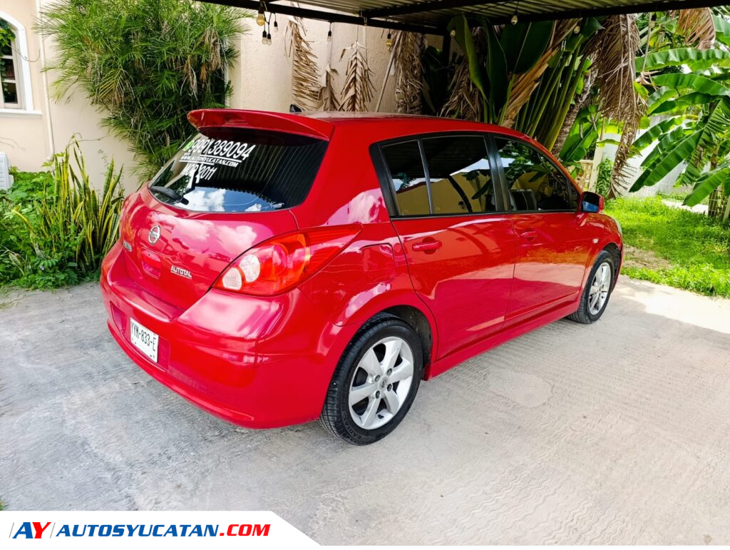 Nissan Tiida Emotion Hatchback 2011