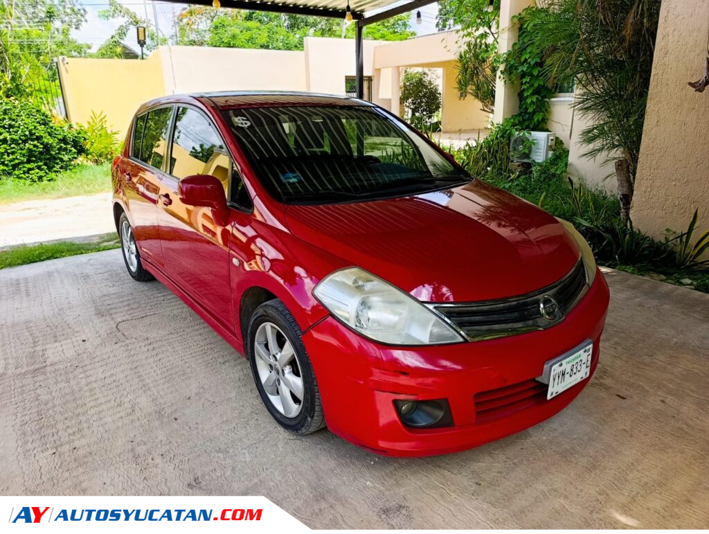 Nissan Tiida Emotion Hatchback 2011