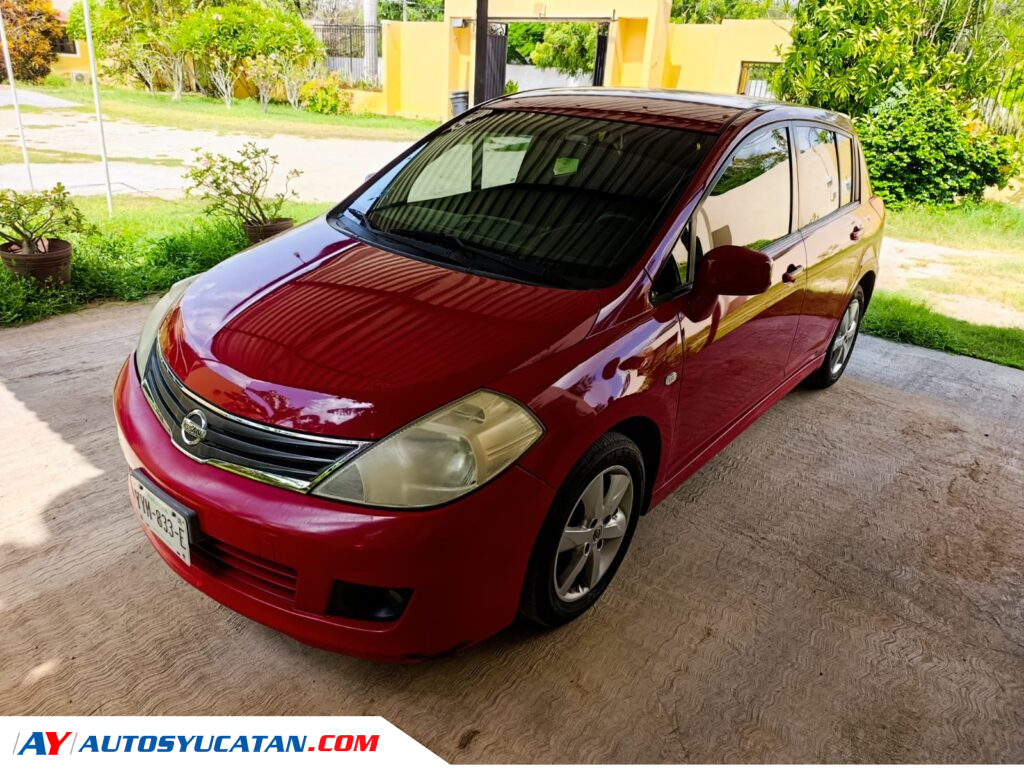 Nissan Tiida Emotion Hatchback 2011