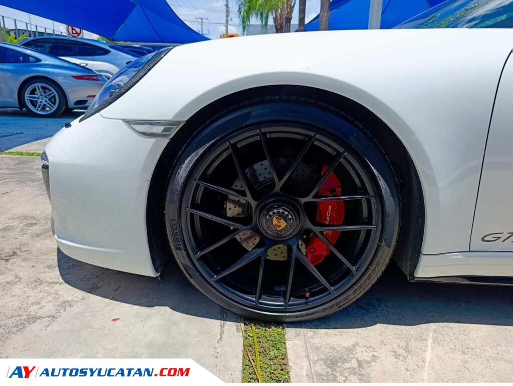 Porsche 911 Carrera 4GTS 2018