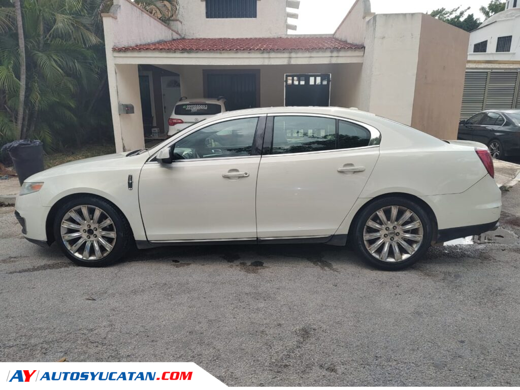 Lincoln MKS 2012