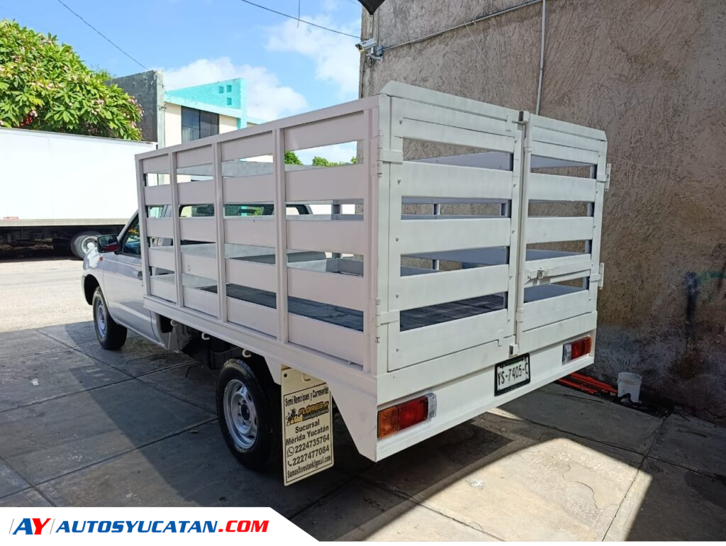 Nissan NP300 Estacas 2015