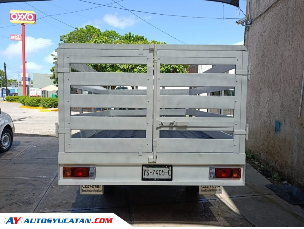 Nissan NP300 Estacas 2015