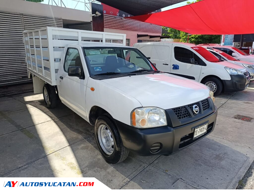 Nissan NP300 Estacas 2015