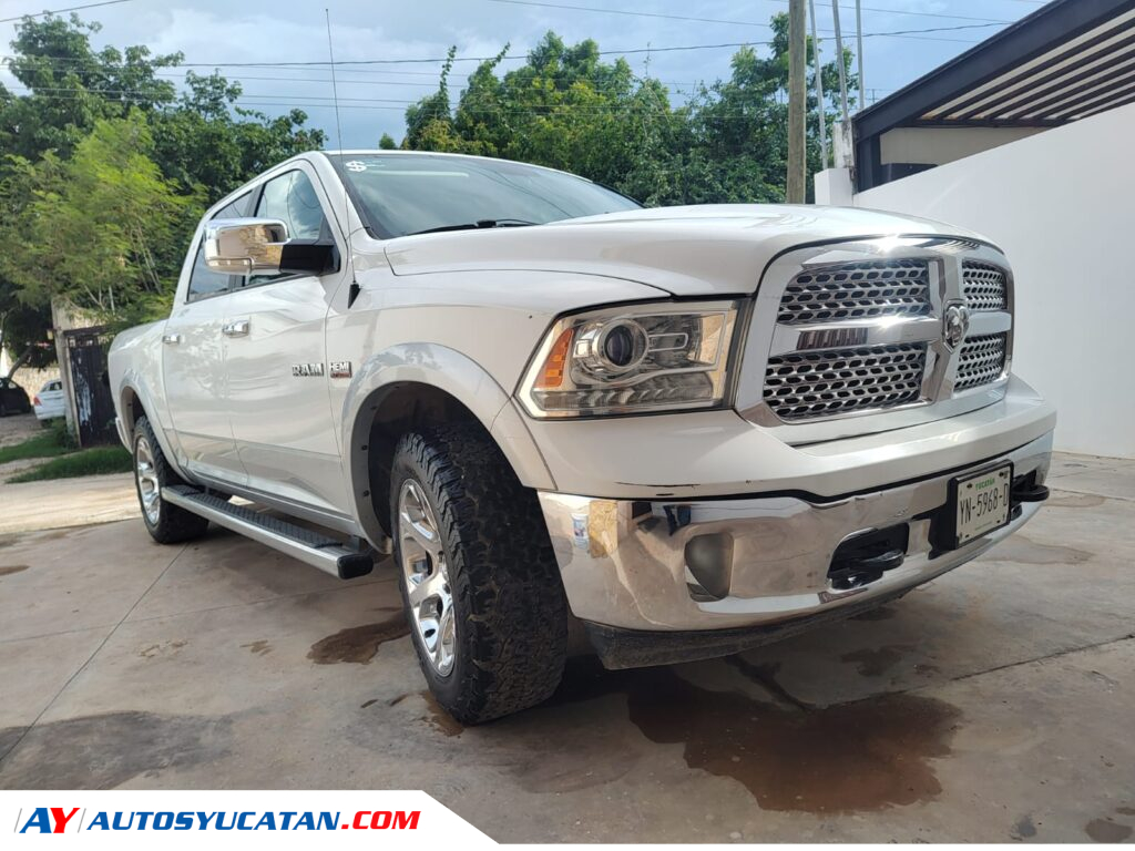 Dodge RAM 2500  Laramie 4x4 HEMI 5.7 V8 Crew Cab 2016