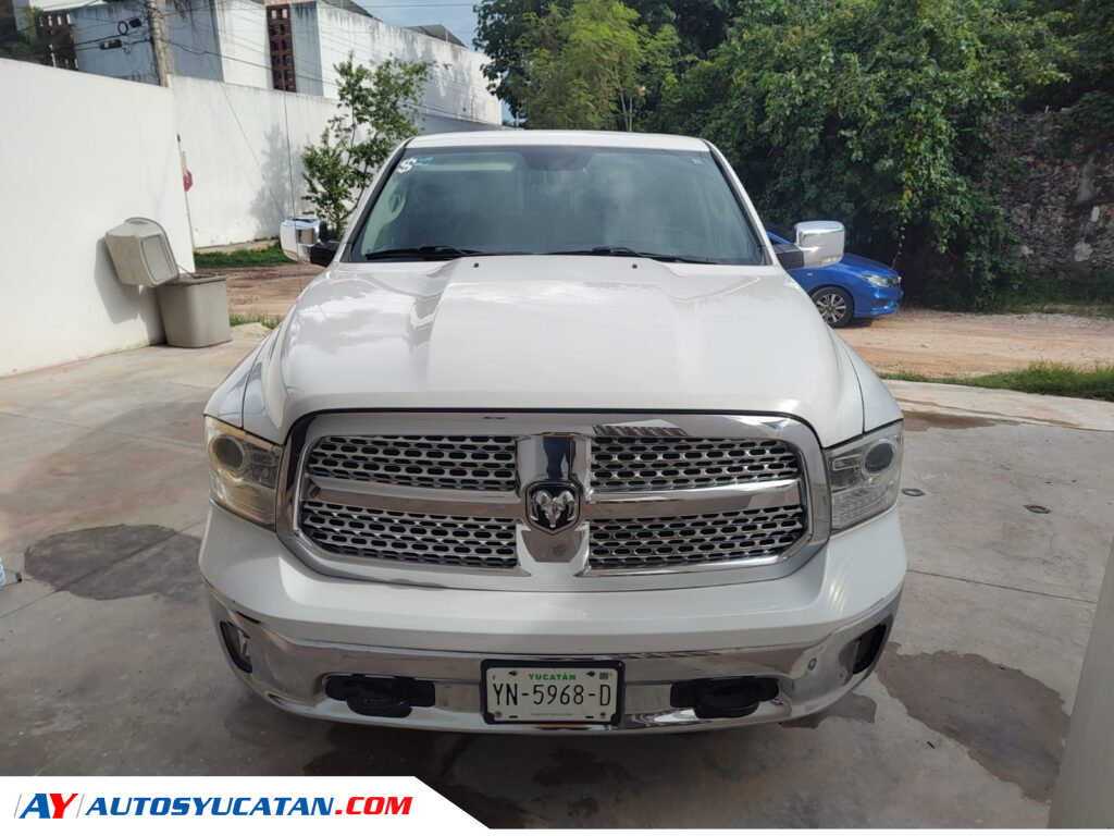 Dodge RAM 2500  Laramie 4x4 HEMI 5.7 V8 Crew Cab 2016