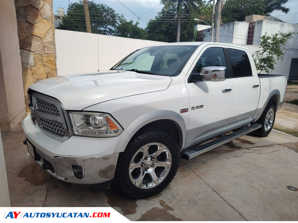 Dodge RAM 2500  Laramie 4x4 HEMI 5.7 V8 Crew Cab 2016