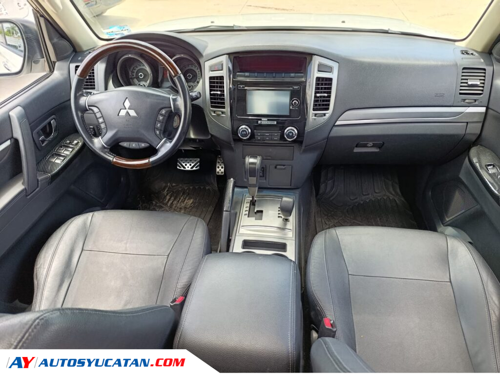 Mitsubishi Montero Limited 2019