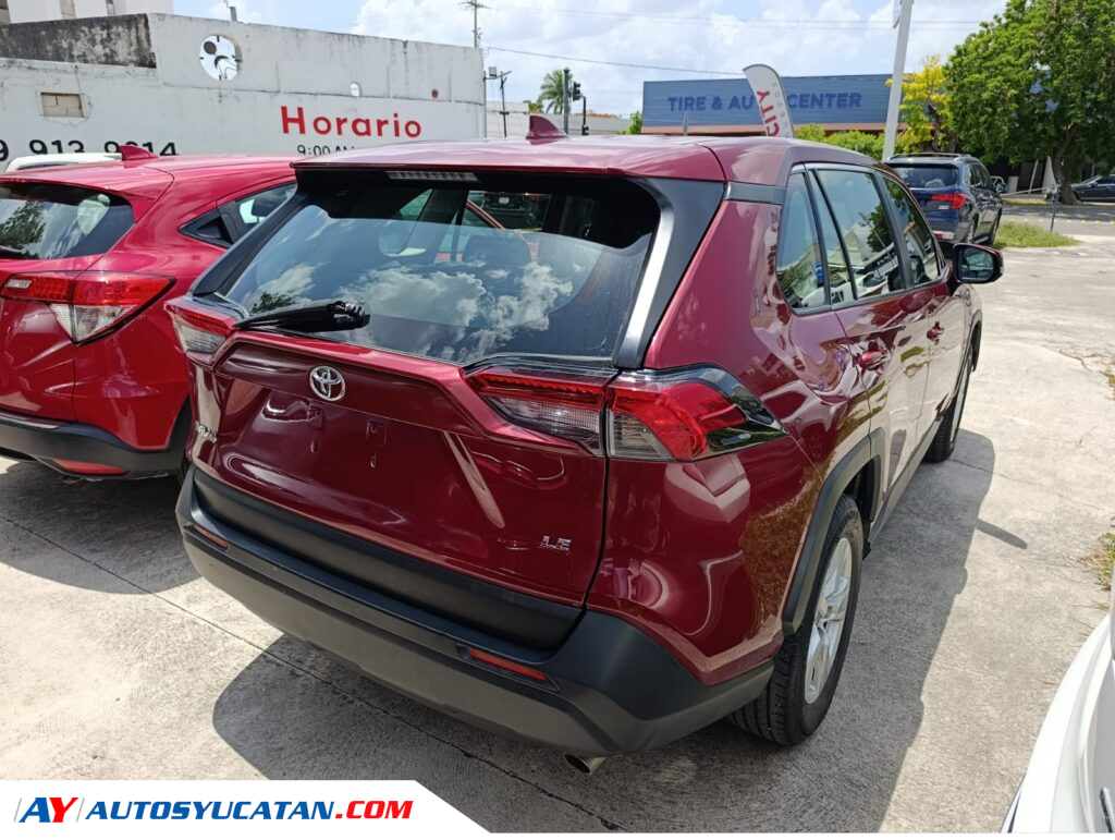 Toyota rav4 le 2020