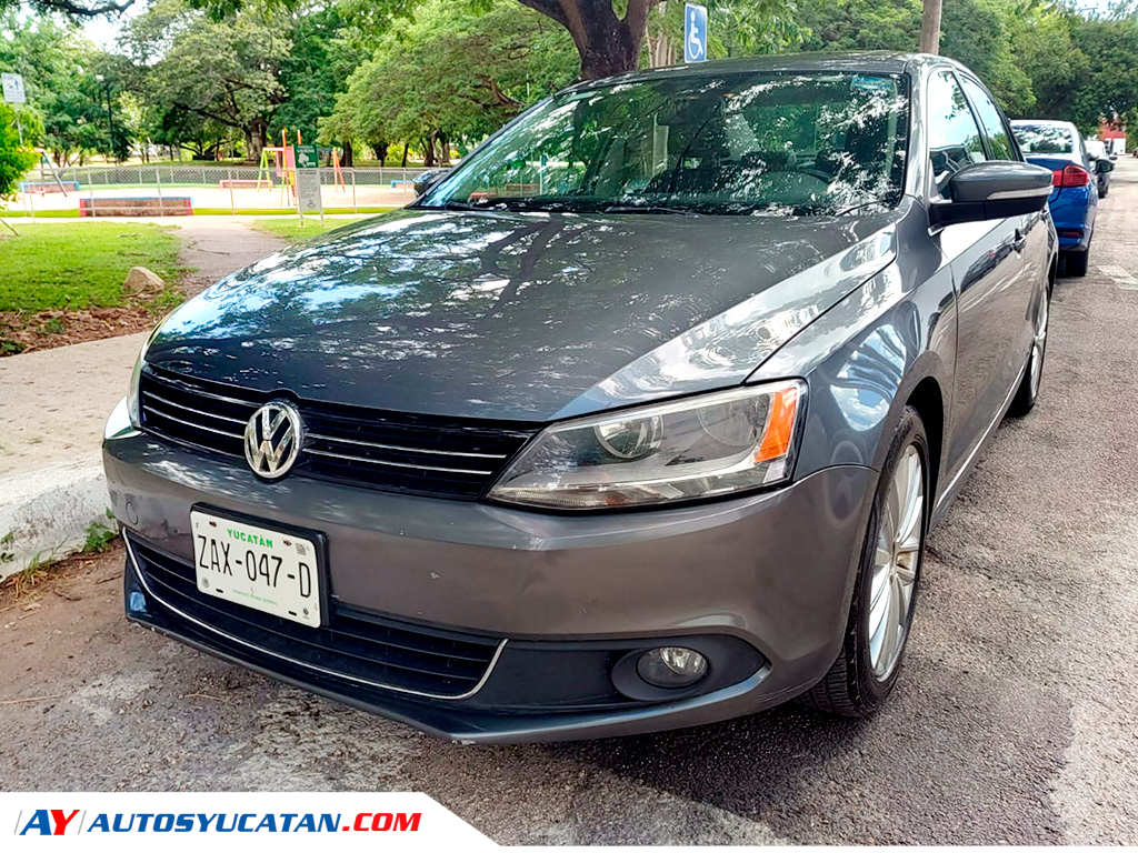 Volkswagen  Jetta MK VI Sport 2012