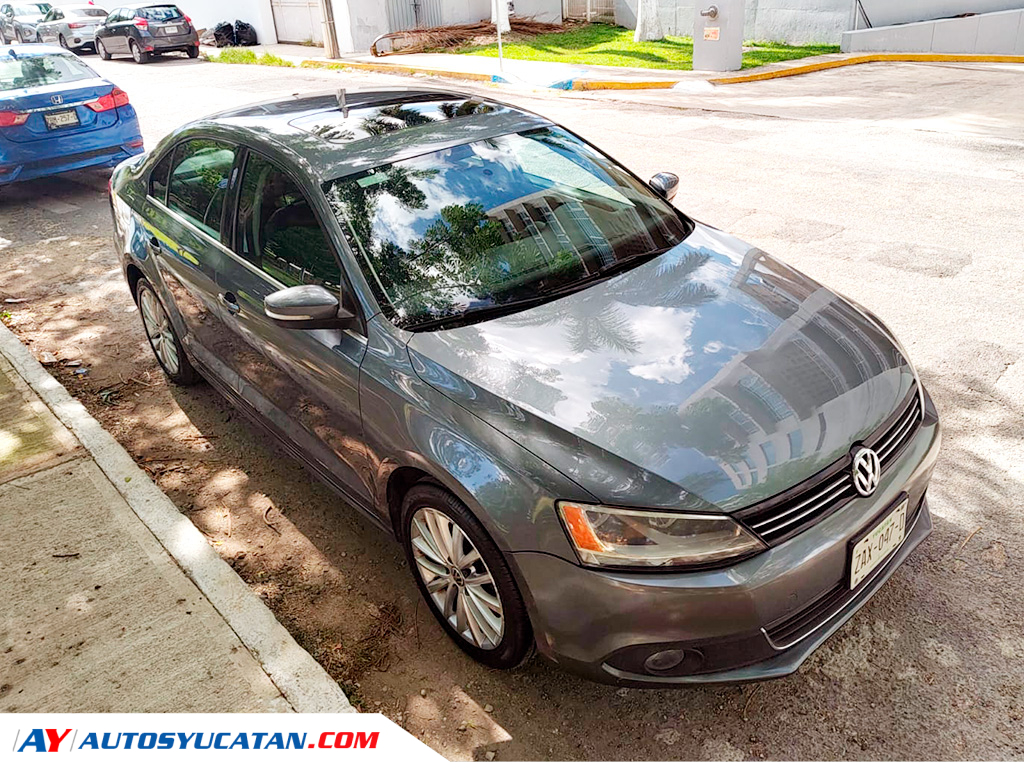 Volkswagen  Jetta MK VI Sport 2012