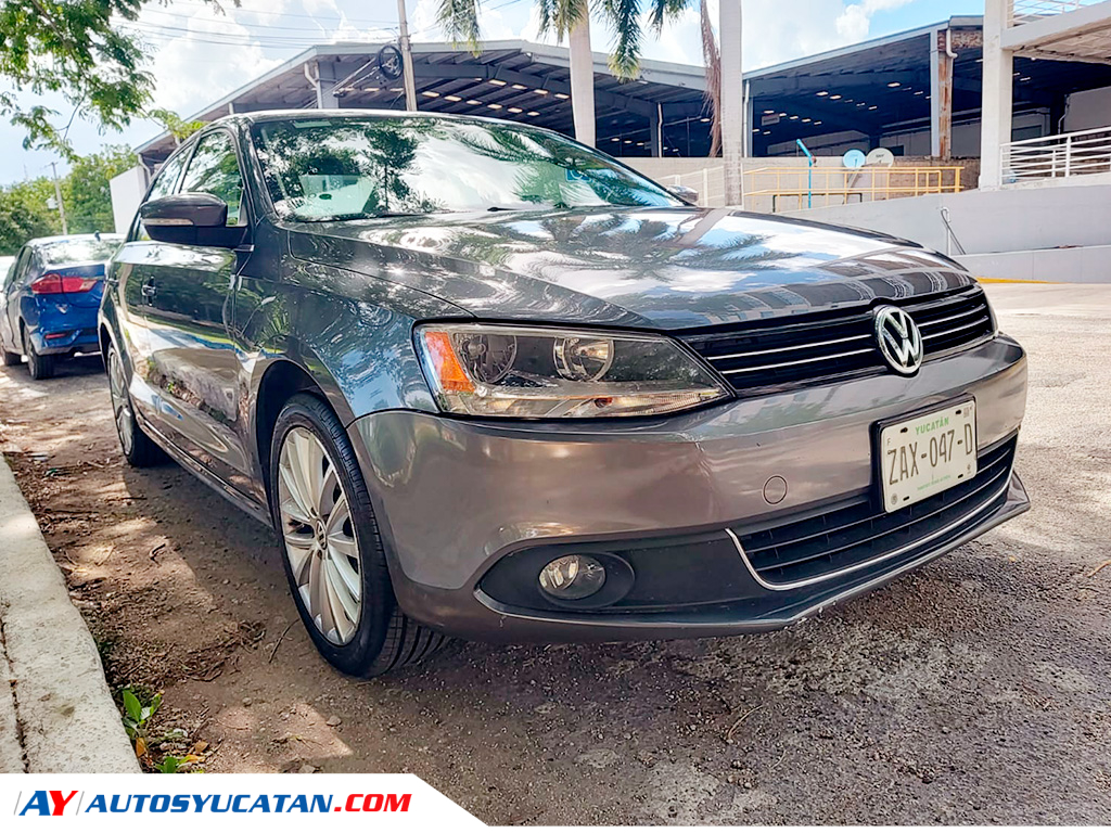 Volkswagen  Jetta MK VI Sport 2012