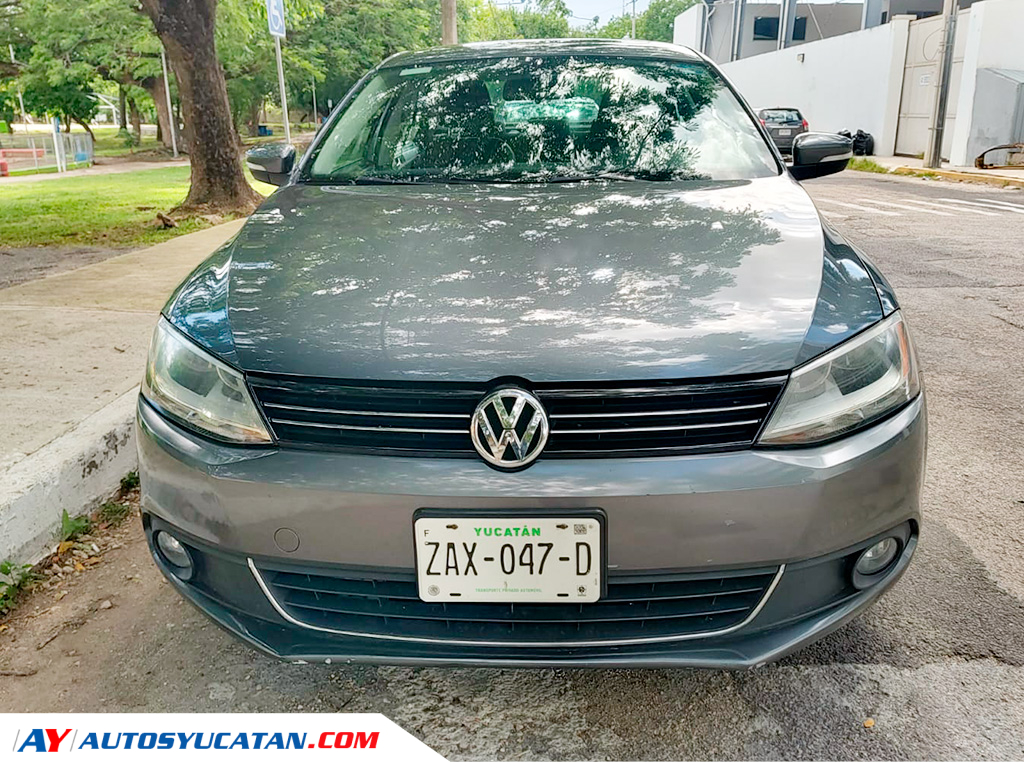 Volkswagen  Jetta MK VI Sport 2012