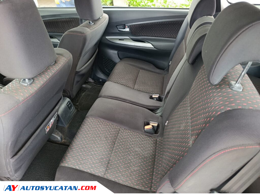 Toyota Avanza XLE automático 2020