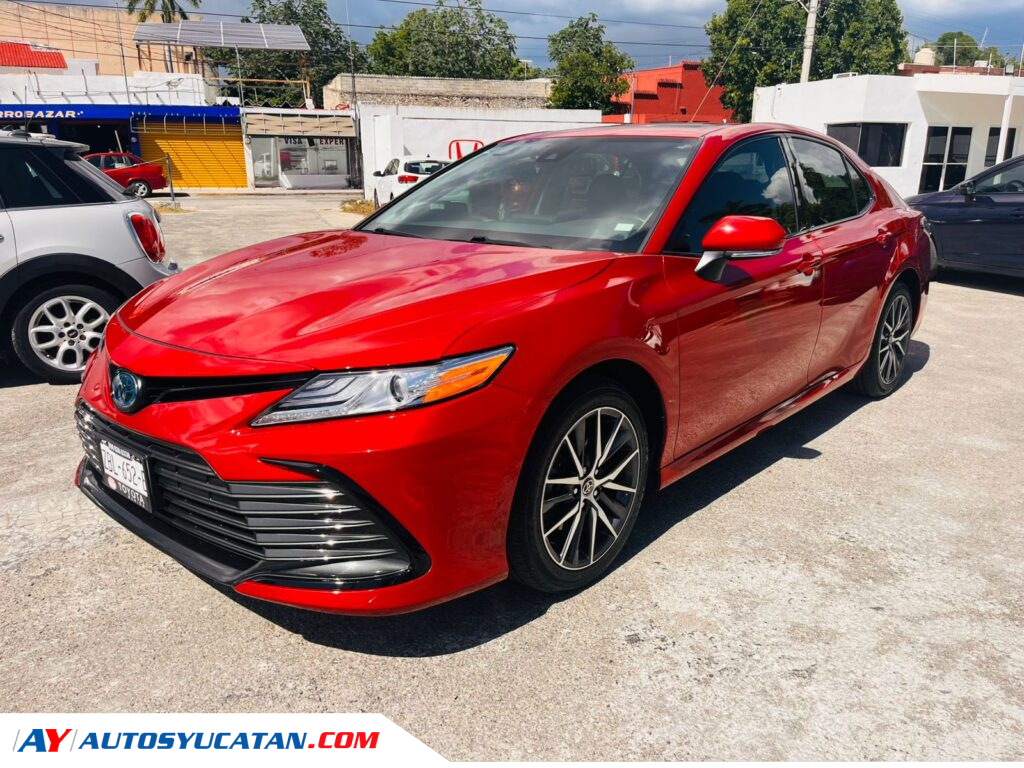 Toyota Camry XLE Híbrido 2024